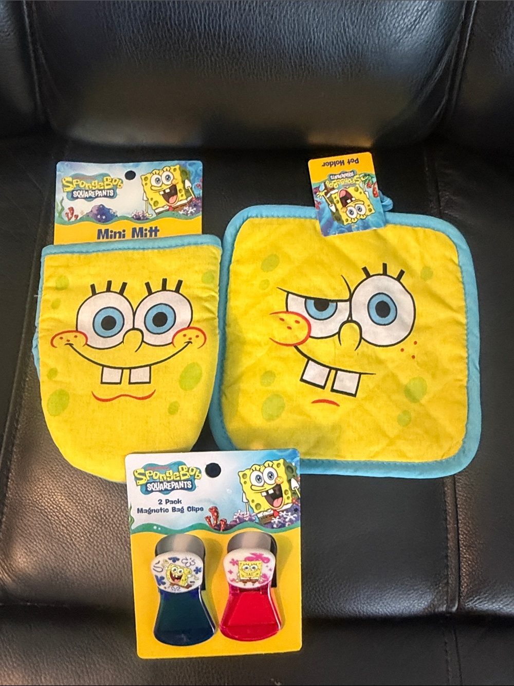 SpongeBob SquarePants Mini Mitt, Pot Holder & Magnetic Bag ClipsโBrand New